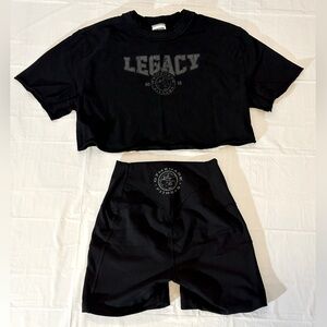 Gymshark Set Black High-Rise Bike Shorts and cropped tee